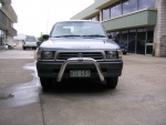 hilux-3-polished-nudge-bar